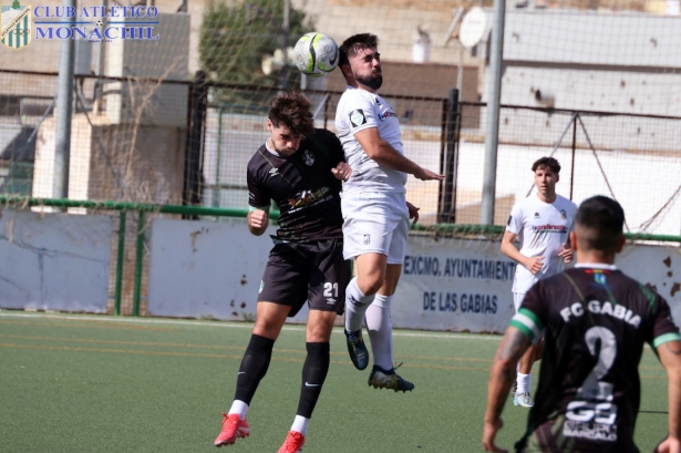 El FC Gabias defenderá el liderato en el feudo del Villanueva Mesía (MANU LÓPEZ/ATLÉTICO MONACHIL) El FC Gabias defenderá el liderato en el feudo del Villanueva Mesía (MANU LÓPEZ/ATLÉTICO MONACHIL)