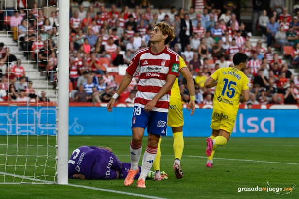 Pascual sigue sin ver puerta (J.M. BALDOMERO) Pascual sigue sin ver puerta (J.M. BALDOMERO)