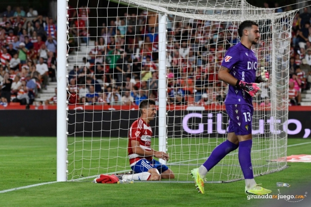 El Granada no encuentra el camino del gol (J.M. BALDOMERO) El Granada no encuentra el camino del gol (J.M. BALDOMERO)