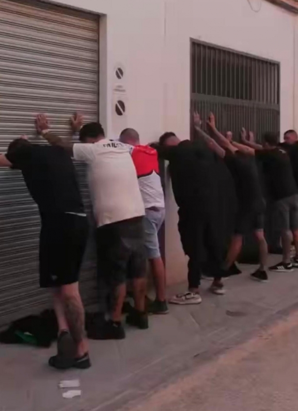 La Policía identificó a 49 personas (POLICIA GR) La Policía identificó a 49 personas (POLICIA GR)