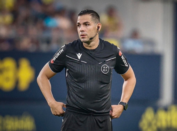 Salvador Lax dirigirá al Granada ante el Roda 