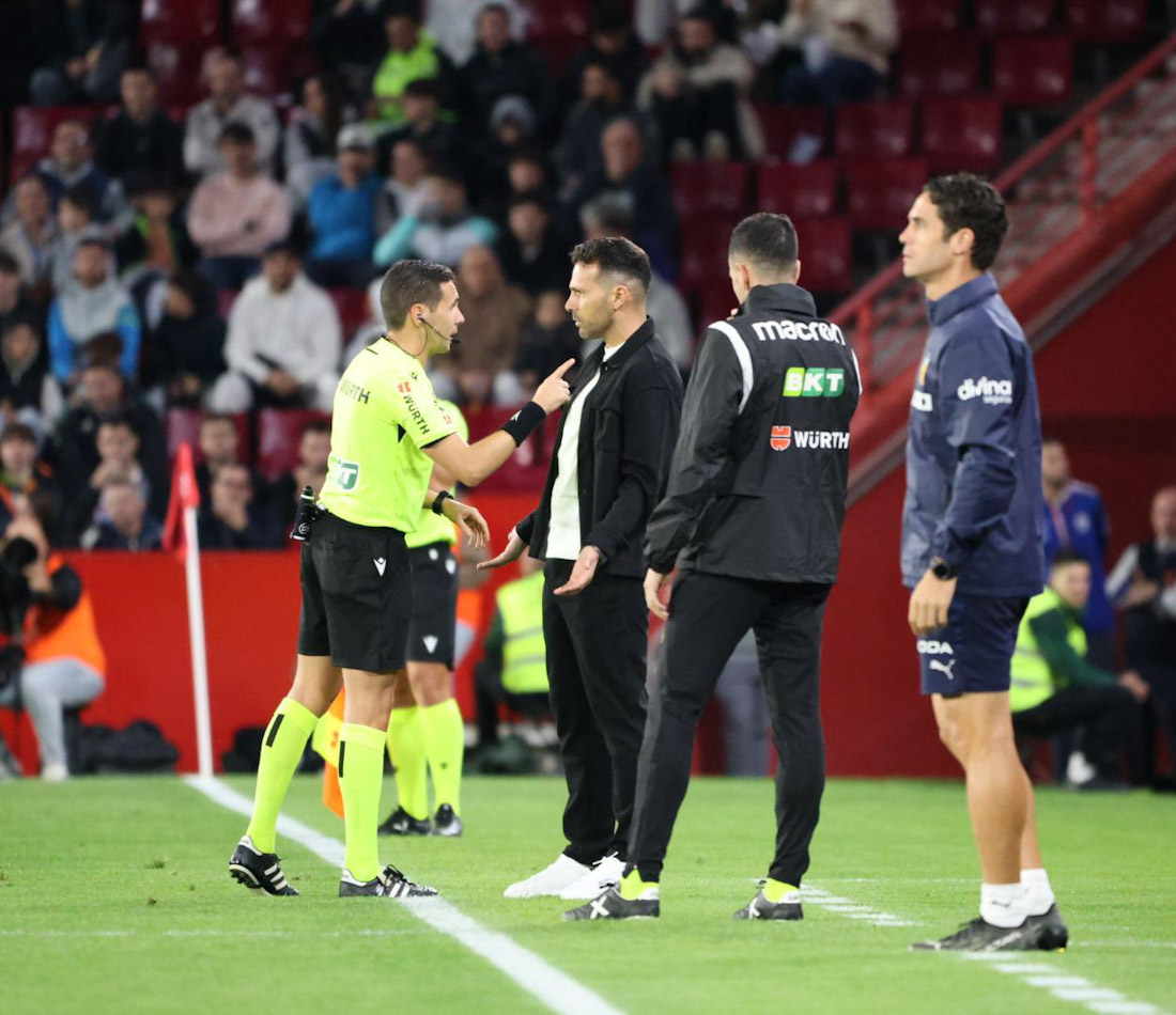 Vilaseca ha la con el árbitro (JOSÉ ANDRÉS FERNÁNDEZ) Vilaseca ha la con el árbitro (JOSÉ ANDRÉS FERNÁNDEZ)