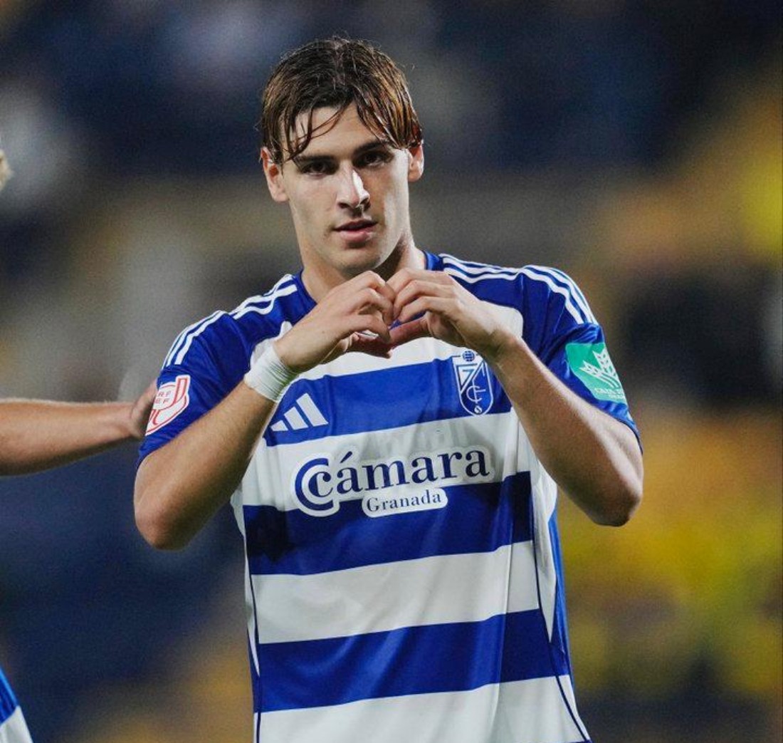 Pascual se estrenó en partido oficial con el Granada (GRANADA CF) Pascual se estrenó en partido oficial con el Granada (GRANADA CF)