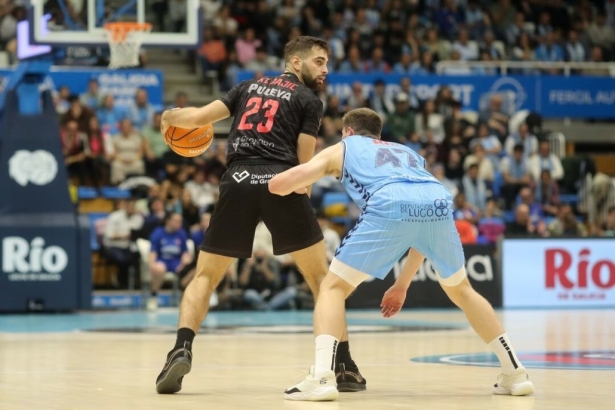 Jovan Klajic durante el partido ante Breogan (ACB PHOTO/ CARLOS CASTRO)