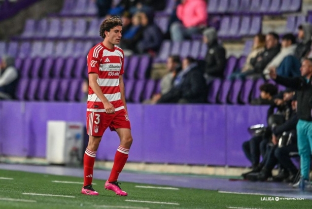 Hormigo acabó expulsado por su acción con Alejo (LALIGA)