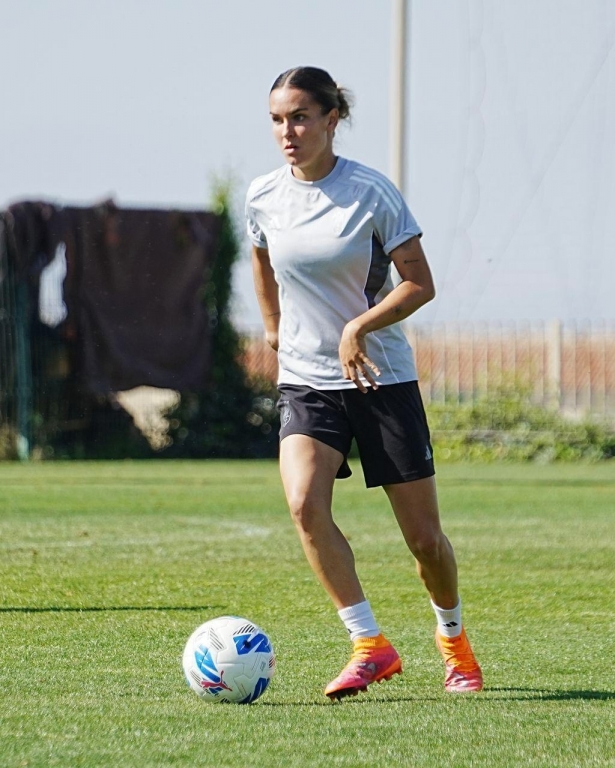 Las rojiblancas quieren otro triunfo (GRANADA CF) Las rojiblancas quieren otro triunfo (GRANADA CF)