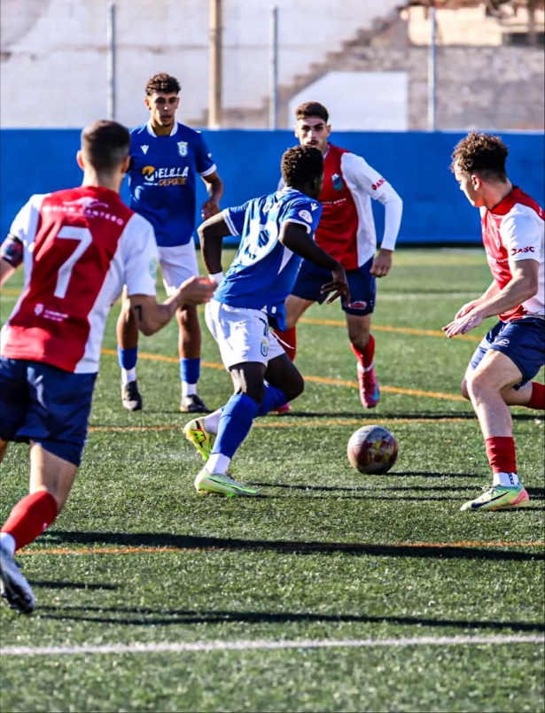 El Churriana se trajo los puntos de Melilla (UD MELILLA)