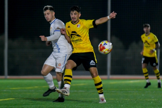 El Arenas de Armilla se trajo la victoria de Martos (GPMEDIA) El Arenas de Armilla se trajo la victoria de Martos (GPMEDIA)