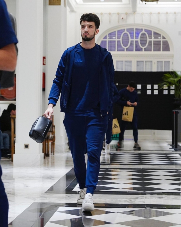 Astralaga volvió al once varias jornadas después (GRANADA CF) Astralaga volvió al once varias jornadas después (GRANADA CF)