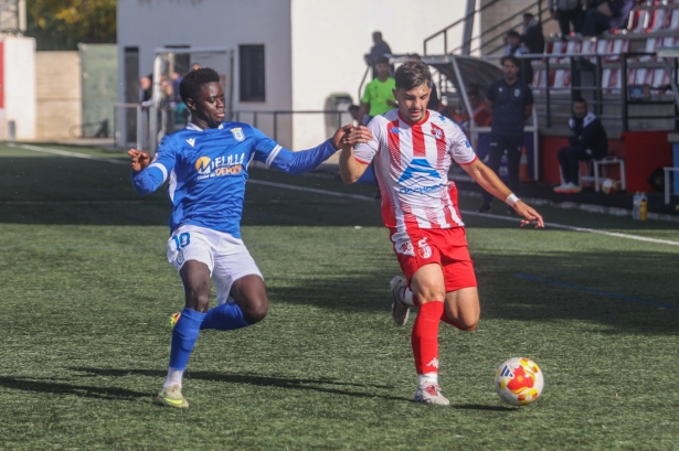 El Arenas de Armilla derrotó a la UD Melilla B (GPMEDIA) El Arenas de Armilla derrotó a la UD Melilla B (GPMEDIA)