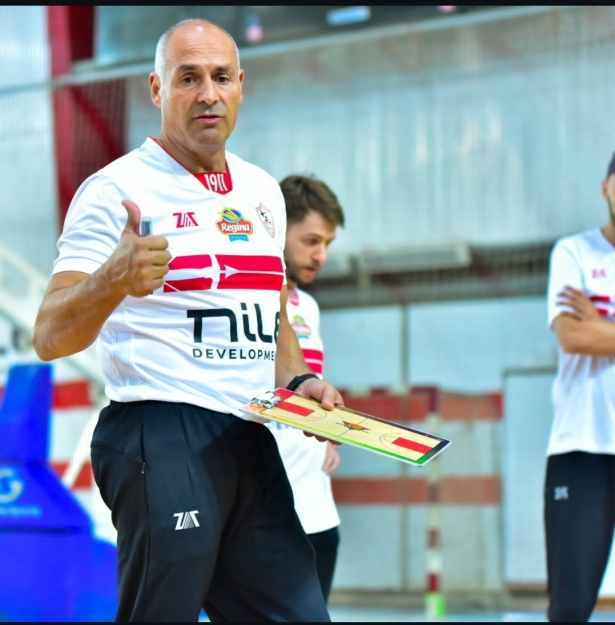 Curro Segura durante un entrenamiento con Al Zamalek (AL ZAMALEK) Curro Segura durante un entrenamiento con Al Zamalek (AL ZAMALEK)