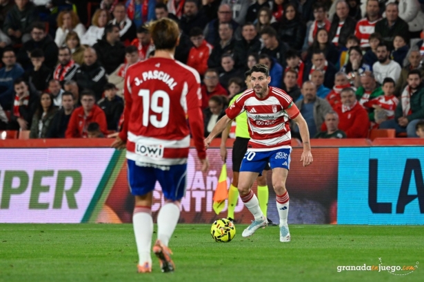 Sergio Ruiz es el faro del Granada (J.M. BALDOMERO)