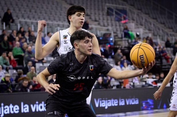 Los rojinegros encajaron una nueva derrota (COVIRAN GRANADA)