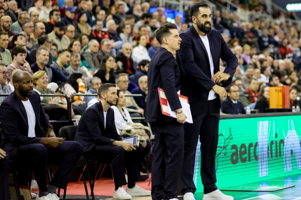 Ramón Díaz durante el partido (GPMEDIA) Ramón Díaz durante el partido (GPMEDIA)