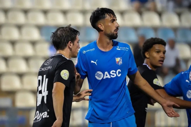 Rafa Martínez ha sido operado de una fractura en un dedo (CF MOTRIL)