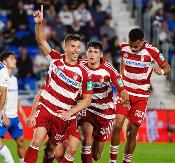 Alcaraz firmó el tanto de la victoria (GRANADA CF) Alcaraz firmó el tanto de la victoria (GRANADA CF)