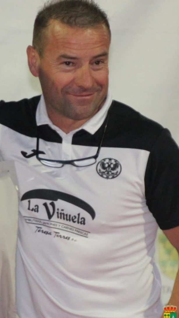 El entrenador del Águilas de Zujaira, Manuel Montañés 