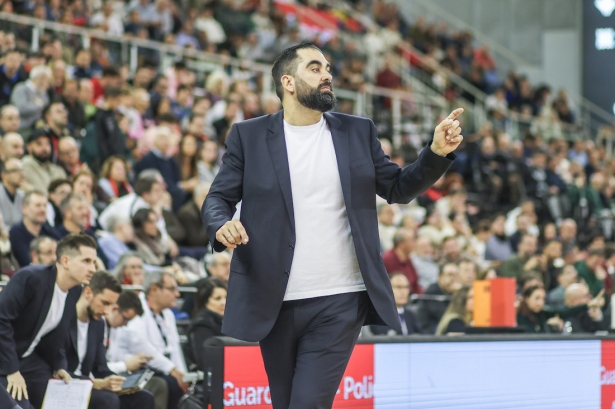 Ramón Díaz durante el partido (GPMEDIA) Ramón Díaz durante el partido (GPMEDIA)