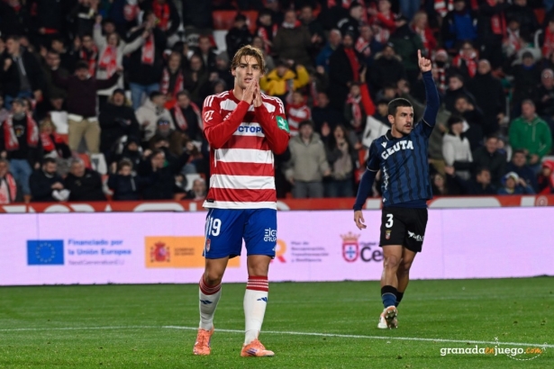 El Granada no pudo rematar la faena (J.M BALDOMERO)
