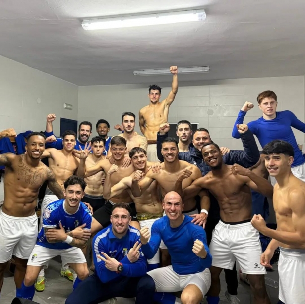 La UD Maracena celebra el triunfo (ID MARACENA) La UD Maracena celebra el triunfo (ID MARACENA)