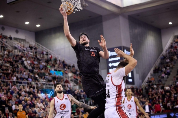 Hankins abandona la disciplina del Coviran (COVIRAN GRANADA)