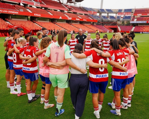 Las rojiblancas regresan a Los Cármenes en busca de la victoria (GRANADA CF)