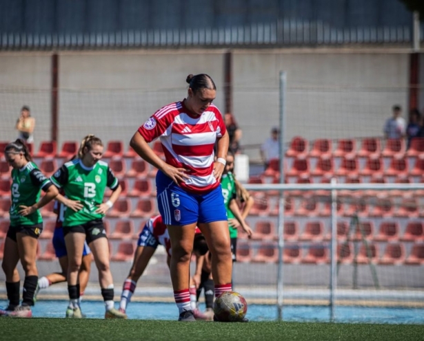 Lucía Nunes juega en el filial del Granada femenino 