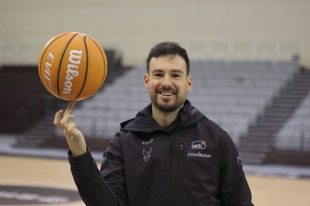 Lluís Costa sigue creyendo en la capacidad de reacción del equipo (J. AZCOYTIA) Lluís Costa sigue creyendo en la capacidad de reacción del equipo (J. AZCOYTIA)