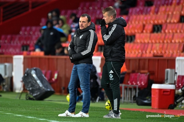 El Albacete se lleva un punto de Los Cármenes (J.M. BALDOMERO)