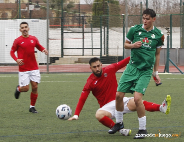 Atarfe y Águilas de Zujaira disputaron un vibrante partido (J. PALMA)