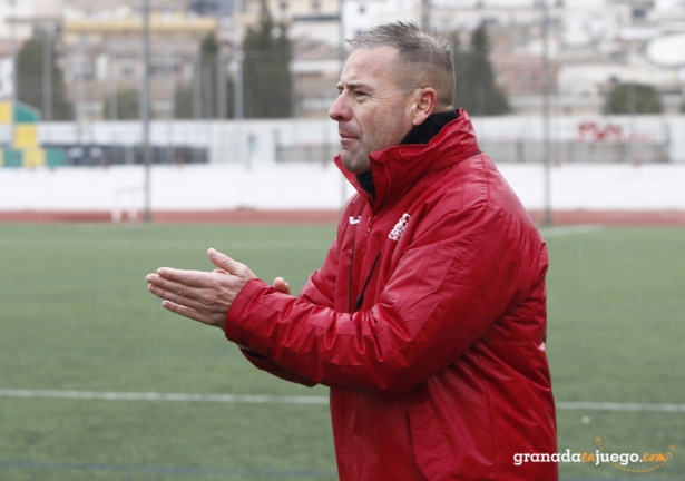 Manuel Montañés, entrenador del Águilas de Zujáira, en el partido ante el Atarfe (J. PALMA)
