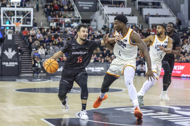 Lluís Costa juega en ataque (GPMEDIA)