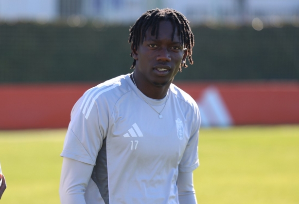 El Sporting Club viene a por Faye (J. AZCOYTIA)