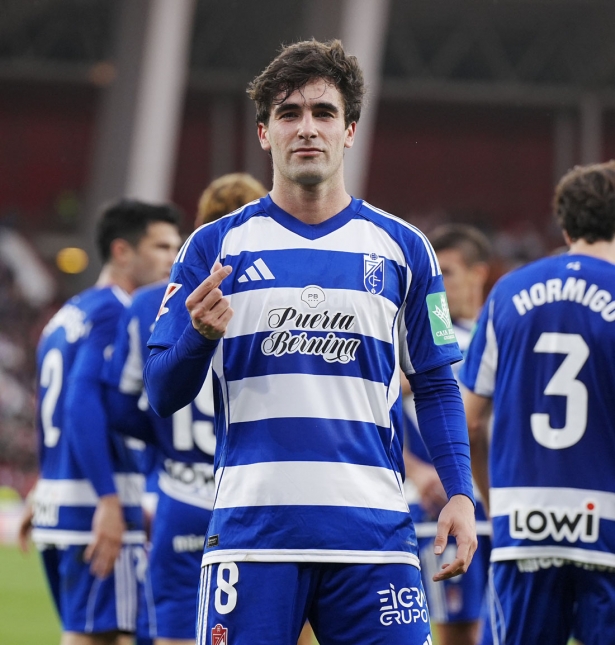 Pedro Alemañ celebra su gol ante la UD Almería (GCF) Pedro Alemañ celebra su gol ante la UD Almería (GCF)