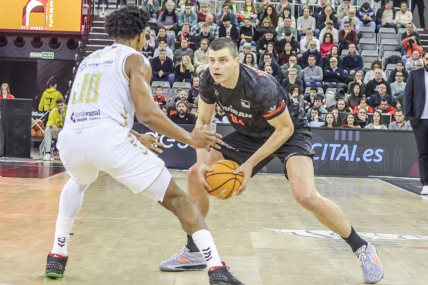 Debut agridulce de Alibegovic (GP MEDIA) Debut agridulce de Alibegovic (GP MEDIA)