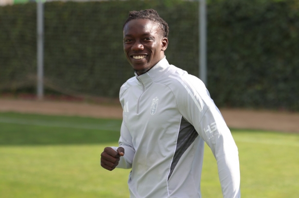 Faye deja de ser jugador del Granada (J. AZCOYTIA)