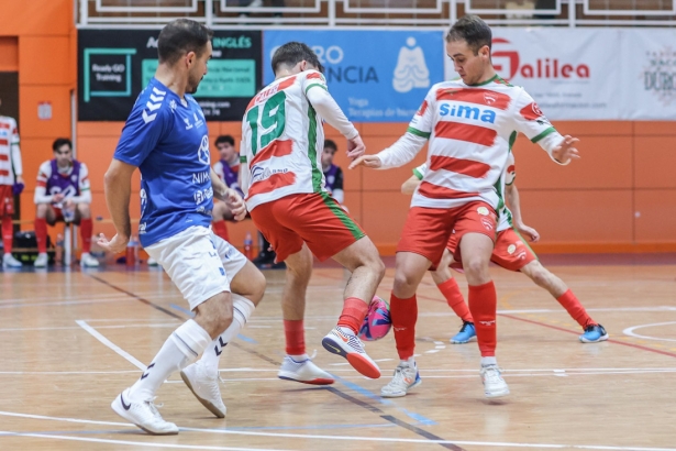 El Sima Granada quiere empezar el año con victoria (JOSE VELASCO)