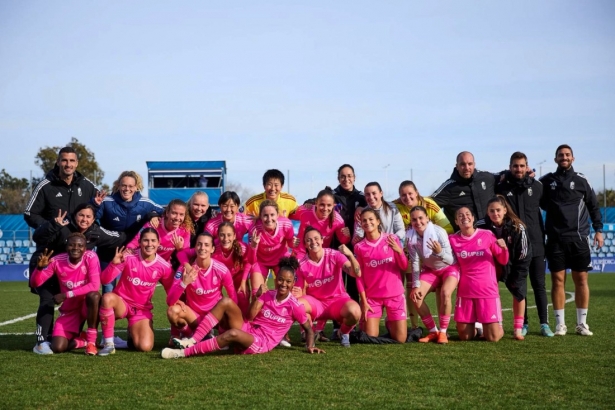 Triunfo de las rojiblancas para arrancar el año (GRANADA CF)