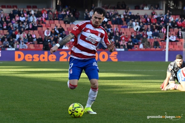 El Granada cierra la primera vuelta en descenso (J.M. BALDOMERO)