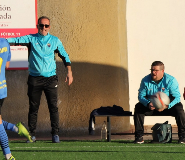 Praena durante el partido ante el Granada CF C (LOREN TOMÁS)