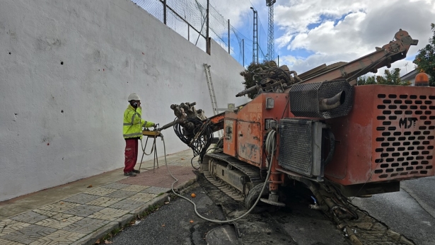 Arreglo del muro (AYTO. HUÉTOR VEGA)