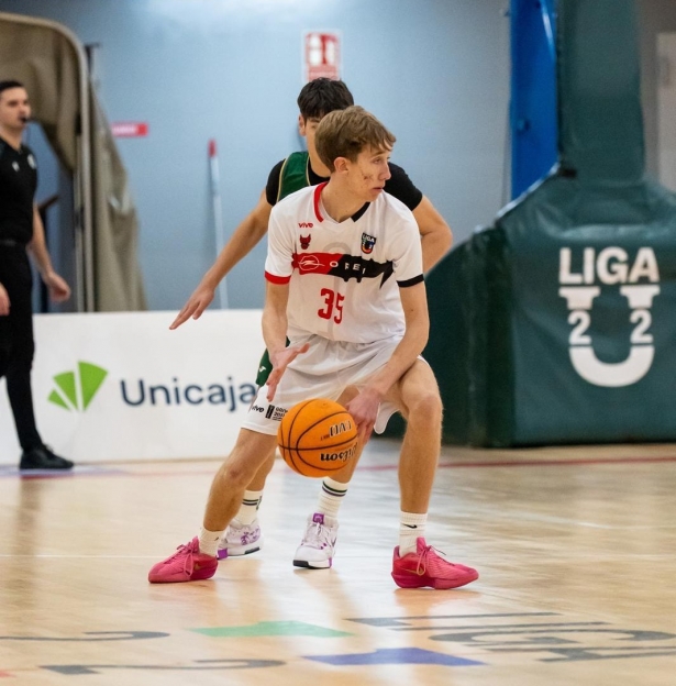 Los rojinegros vuelven a encajar otra derrota (UNICAJA B)