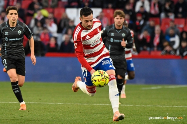 El Granada, obligado a reaccionar (J.M. BALDOMERO)
