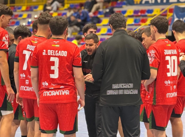 Los granadinos volvieron con derrota (BM CIUDAD DE GRANADA) Los granadinos volvieron con derrota (BM CIUDAD DE GRANADA)