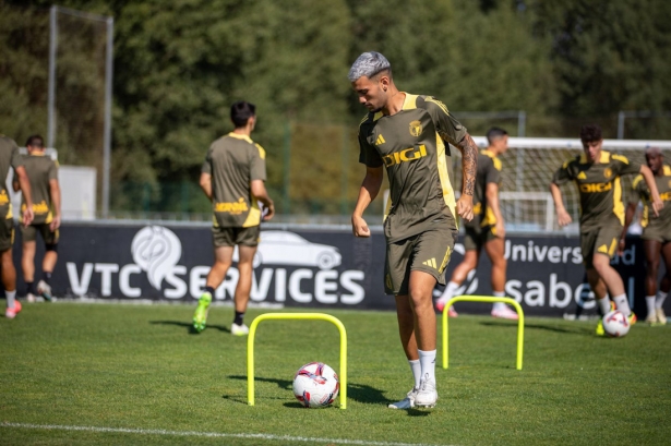 Diego Sánchez-Fabregas durante un entrenamiento con el Burgos CF Diego Sánchez-Fabregas durante un entrenamiento con el Burgos CF