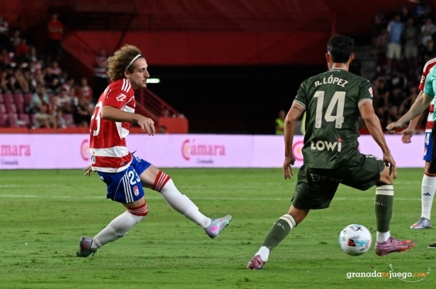 Gagnidze se ha quedado sin minutos (J.M. BALDOMERO) Gagnidze se ha quedado sin minutos (J.M. BALDOMERO)