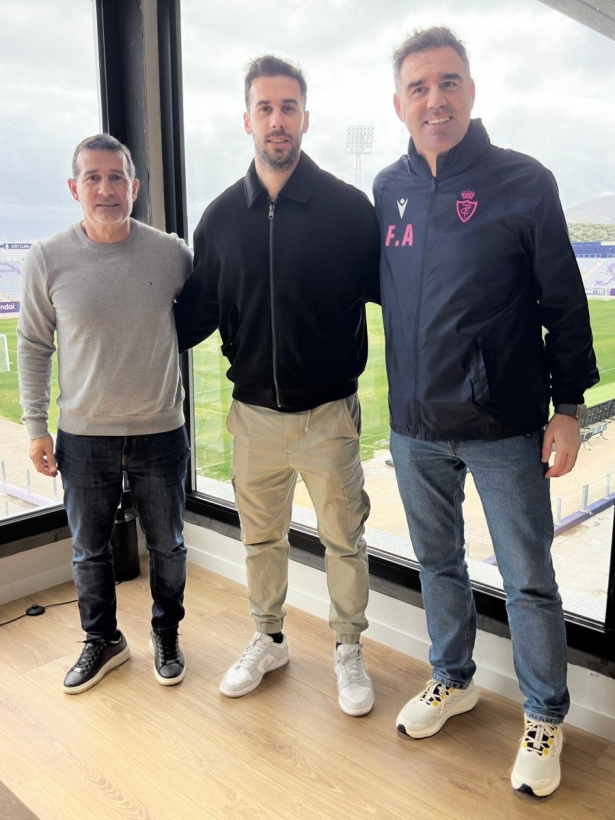 Presentación del José Carrillo como jugador del Real Jaén (REAL JAÉN)