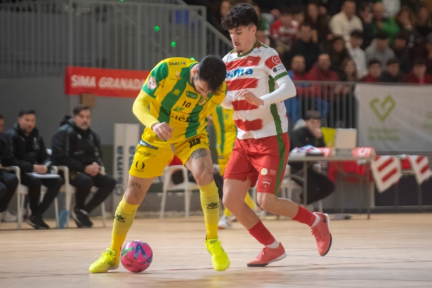 El Sima Granada plantó cara a Jaén Paraíso Interior (GPMEDIA)