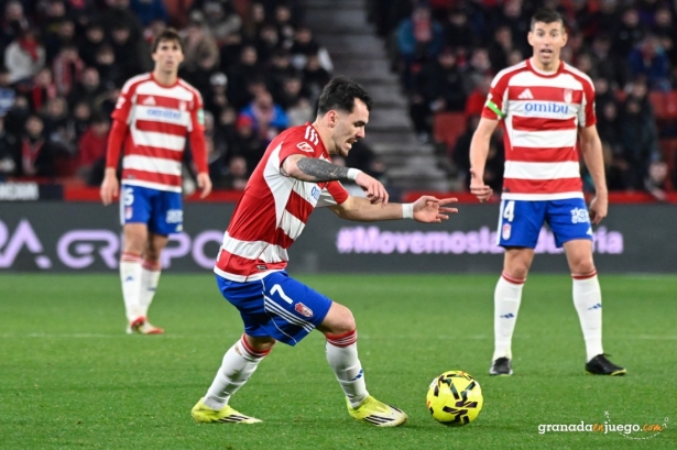 Al Granada le cuesta horrores sumar victorias (J.M. BALDOMERO)