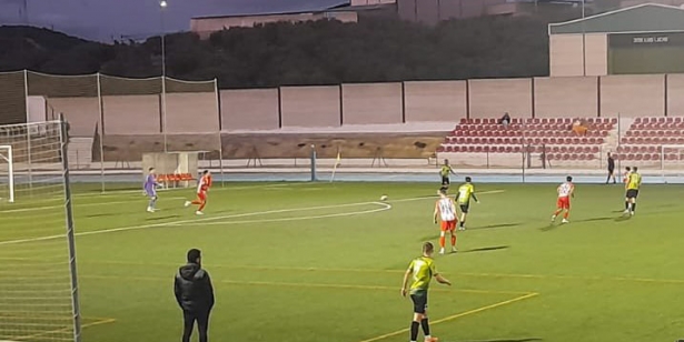 El Huétor Vega cayó derrotado en Pinos Puente (CD HUÉTOR VEGA)